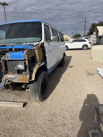 1983 Ford Econoline Estate — photo 2