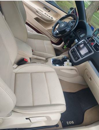 2012 Volkswagen EOS Lux 2dr Front-wheel Drive Convertible Automatic — photo 9