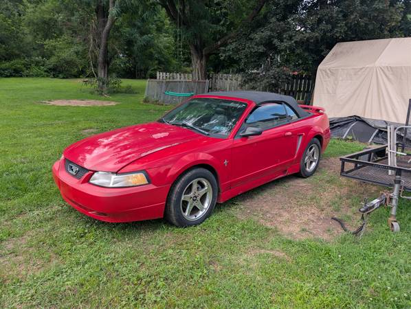 2002 Ford Mustang GT 2dr Coupe Manual — photo 1