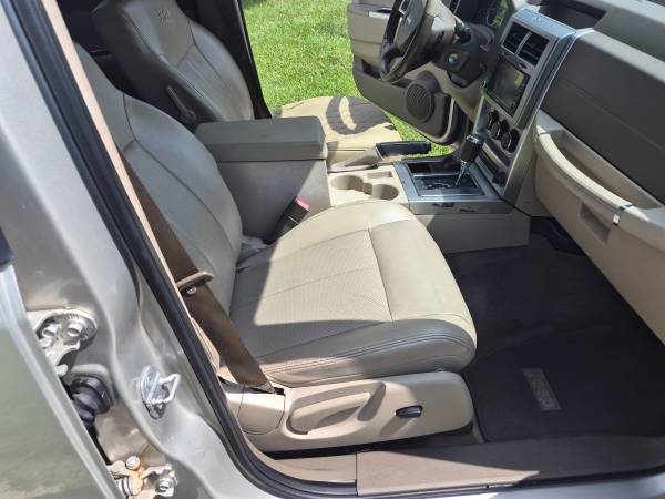 2009 Jeep Liberty Limited Edition 4dr 4x4 Automatic — photo 6