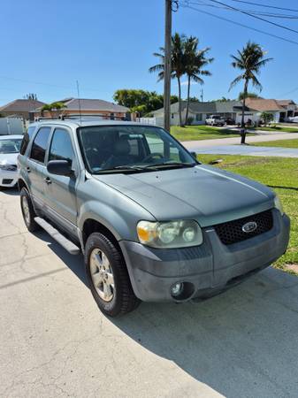 2006 Ford Escape XLT 4dr 4x4 Automatic — photo 2