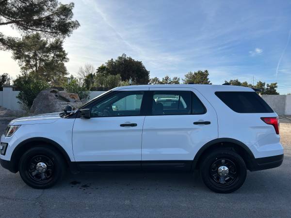 2018 Ford Explorer XLT 4dr 4x4 Automatic — photo 3
