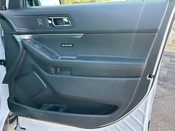2018 Ford Explorer XLT 4dr 4x4 Automatic — photo 11