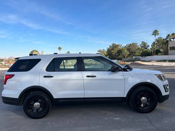 2018 Ford Explorer XLT 4dr 4x4 Automatic — photo 2