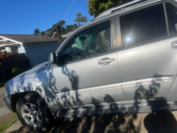 2004 Toyota 4runner SR5 V8 4x2 Automatic — photo 2