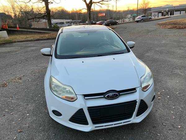 2014 Ford Focus S 4dr Sedan Automatic — photo 2