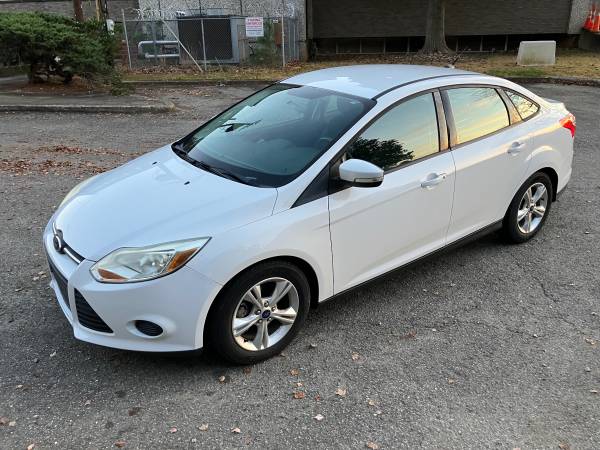 2014 Ford Focus S 4dr Sedan Automatic — photo 3