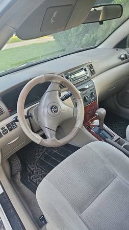 2009 Toyota Corolla LE 4dr Sedan Automatic — photo 5