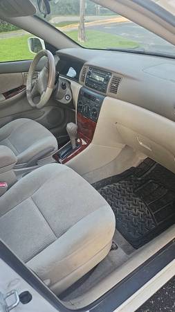 2009 Toyota Corolla LE 4dr Sedan Automatic — photo 6