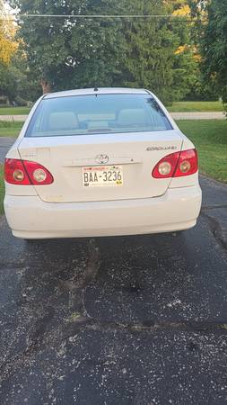2009 Toyota Corolla LE 4dr Sedan Automatic — photo 3