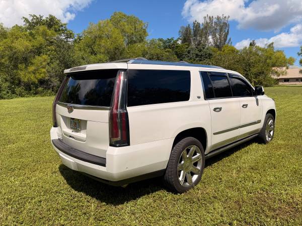 2017 Cadillac Escalade ESV Premium Luxury 4x4 Automatic — photo 7