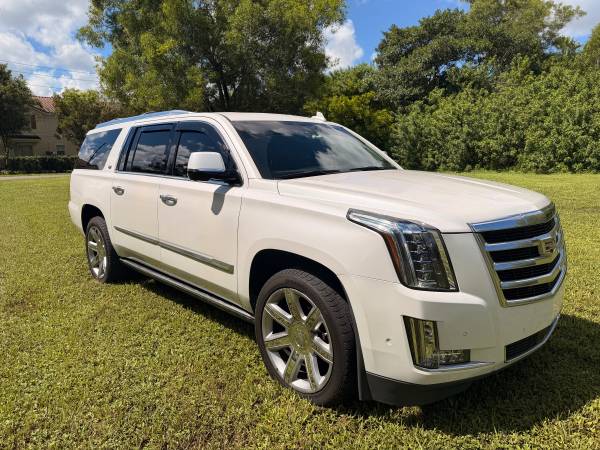 2017 Cadillac Escalade ESV Premium Luxury 4x4 Automatic — photo 1