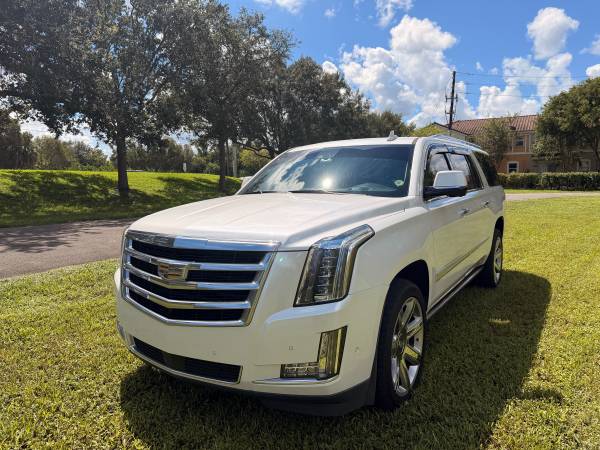 2017 Cadillac Escalade ESV Premium Luxury 4x4 Automatic — photo 3