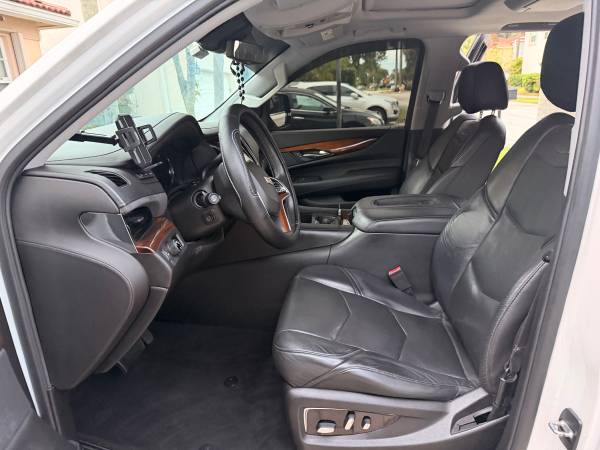 2017 Cadillac Escalade ESV Premium Luxury 4x4 Automatic — photo 10