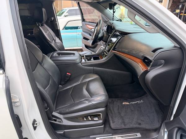 2017 Cadillac Escalade ESV Premium Luxury 4x4 Automatic — photo 11