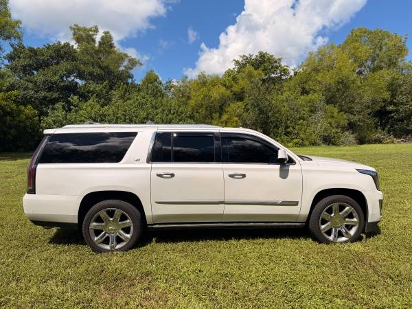 2017 Cadillac Escalade ESV Premium Luxury 4x4 Automatic — photo 8