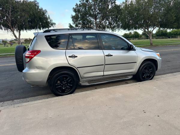 2011 Toyota Rav4 Base — photo 6
