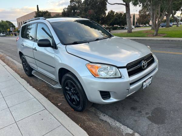 2011 Toyota Rav4 Base — photo 2