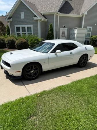 2019 Dodge Challenger R/T 2dr Rear-wheel Drive Coupe Manual — photo 6