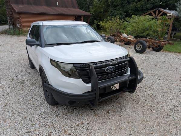 2015 Ford Utility Police Interceptor Base All-wheel Drive Automatic — photo 1