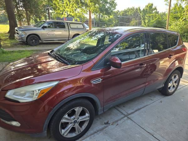 2016 Ford Escape SE 4dr 4x4 Automatic — photo 3