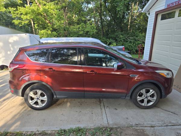 2016 Ford Escape SE 4dr 4x4 Automatic — photo 1