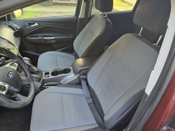 2016 Ford Escape SE 4dr 4x4 Automatic — photo 5