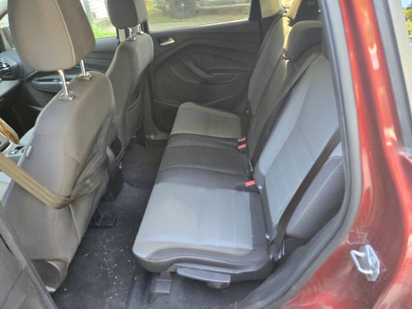 2016 Ford Escape SE 4dr 4x4 Automatic — photo 6