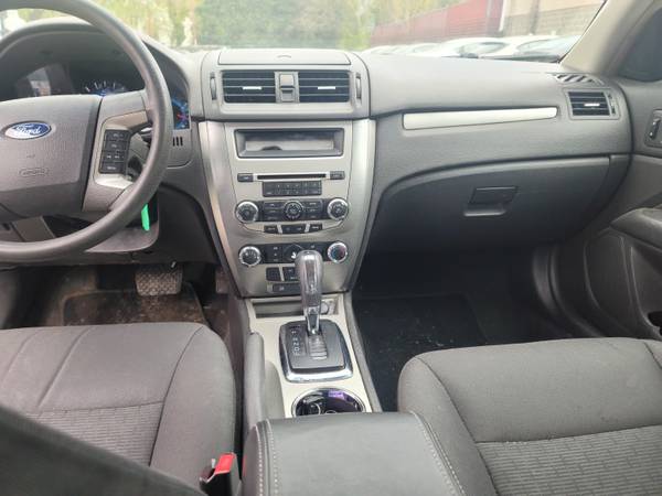 2012 Ford Fusion S 4dr Front-wheel Drive Sedan Manual — photo 8