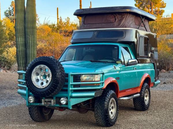 1995 Ford Bronco Base — photo 1