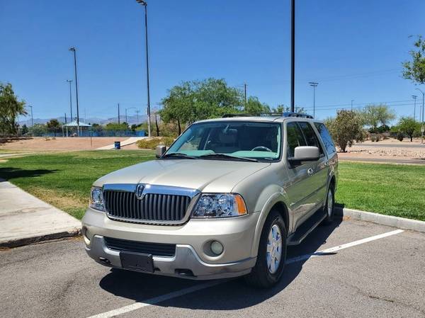 2004 Lincoln Navigator Base 4x4 Automatic — photo 1