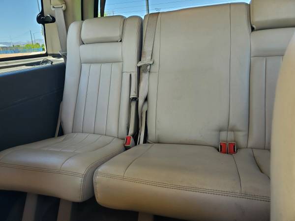 2004 Lincoln Navigator Base 4x4 Automatic — photo 9