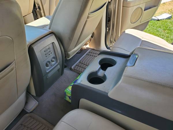 2004 Lincoln Navigator Base 4x4 Automatic — photo 8