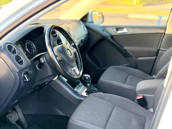 2015 Volkswagen Tiguan S 4dr Front-wheel Drive Automatic — photo 9