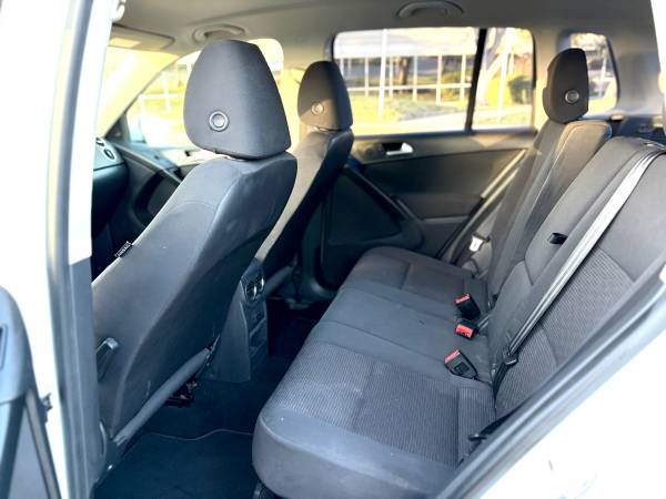 2015 Volkswagen Tiguan S 4dr Front-wheel Drive Automatic — photo 11