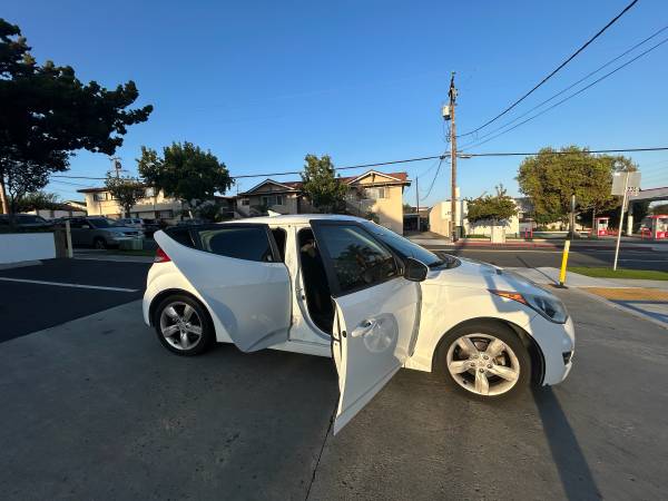 2016 Hyundai Veloster Base 3dr Hatchback Manual — photo 10