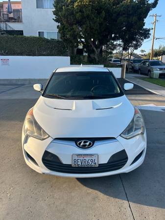 2016 Hyundai Veloster Base 3dr Hatchback Manual — photo 1