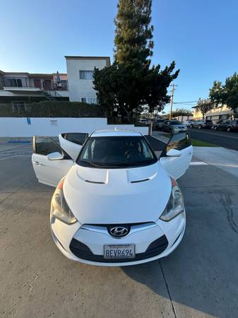 2016 Hyundai Veloster Base 3dr Hatchback Manual — photo 9