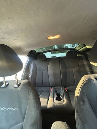 2016 Hyundai Veloster Base 3dr Hatchback Manual — photo 6