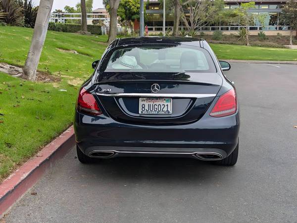 2019 Mercedes-Benz GLC 300 Base — photo 9