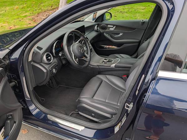 2019 Mercedes-Benz GLC 300 Base — photo 11