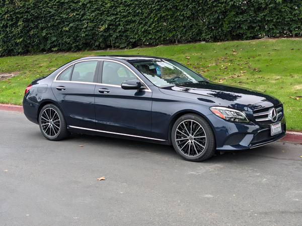 2019 Mercedes-Benz GLC 300 Base — photo 2