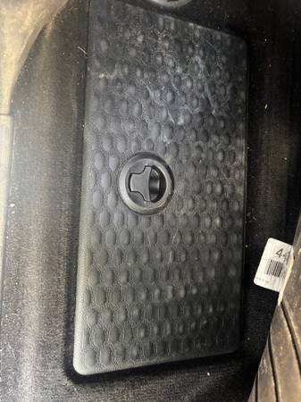 2014 RAM 1500 SLT 4x2 Quad Cab 140 in. WB Automatic — photo 8