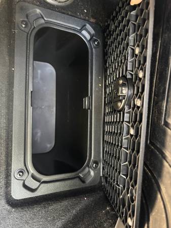 2014 RAM 1500 SLT 4x2 Quad Cab 140 in. WB Automatic — photo 6