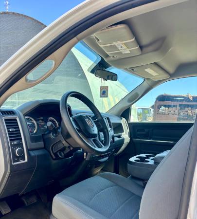2014 RAM 1500 SLT 4x2 Quad Cab 140 in. WB Automatic — photo 11