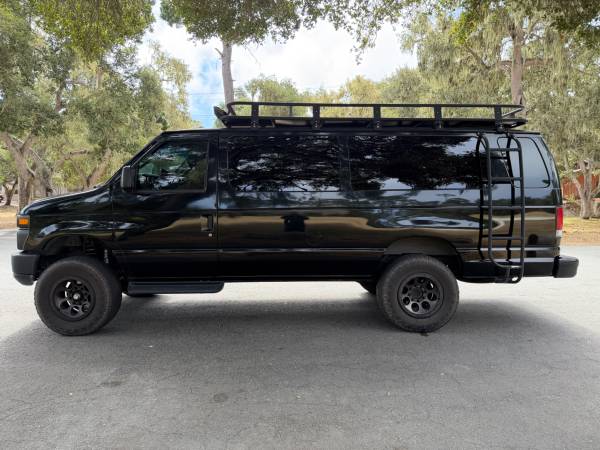 2011 Ford E 350 Super Duty XL Wagon Automatic — photo 7