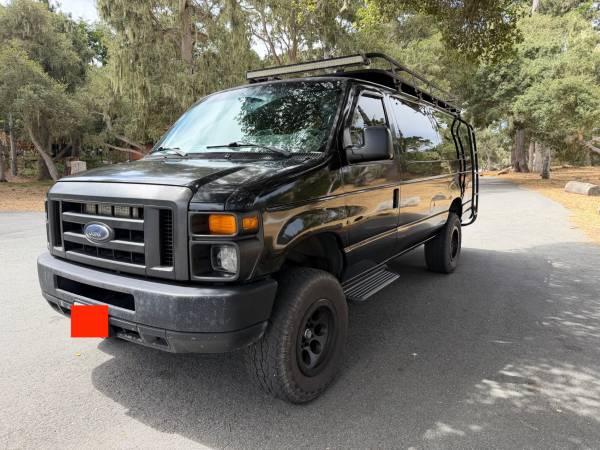 2011 Ford E 350 Super Duty XL Wagon Automatic — photo 6