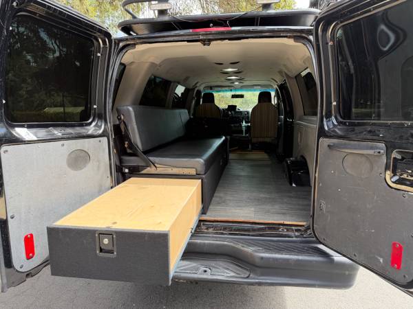 2011 Ford E 350 Super Duty XL Wagon Automatic — photo 10