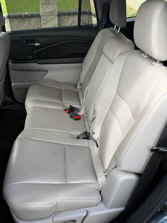 2021 Honda Pilot Touring 8 Passenger 4dr All-Wheel Drive Automatic — photo 7