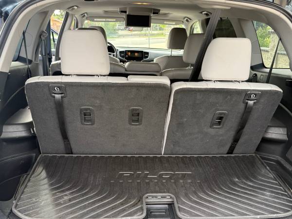 2021 Honda Pilot Touring 8 Passenger 4dr All-Wheel Drive Automatic — photo 8